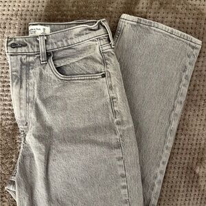 Abercrombie & Fitch The 90s Straight Ultra High Rise